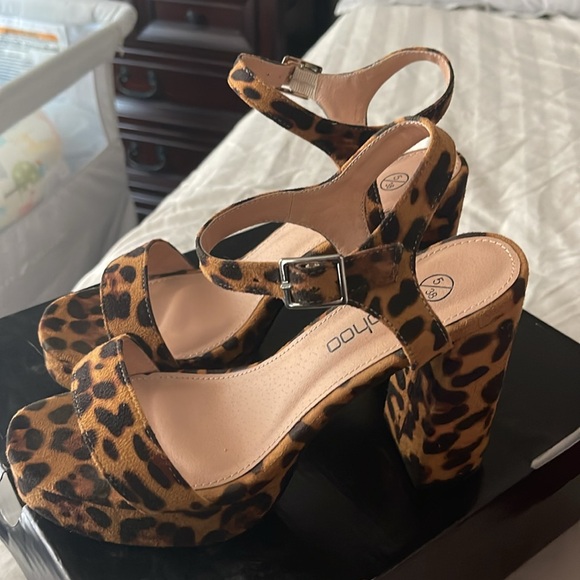 Platform heels - Picture 3 of 3